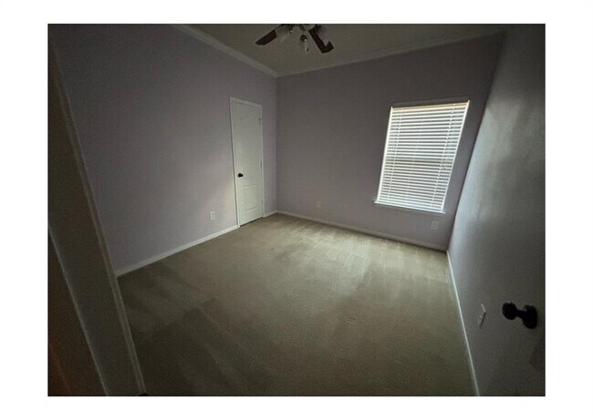 Building Photo - 15518 Huddleston Dr