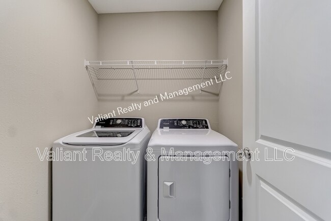 Building Photo - 2607 Sandy Dune Dr