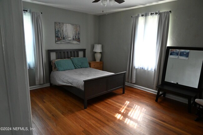 Building Photo - 5054 Pirates Cove Rd