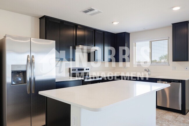 Building Photo - Beautiful Brand New Home with a View
