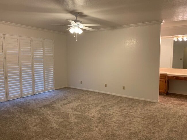 Building Photo - Spacious Bullard Area condo, recently upda...
