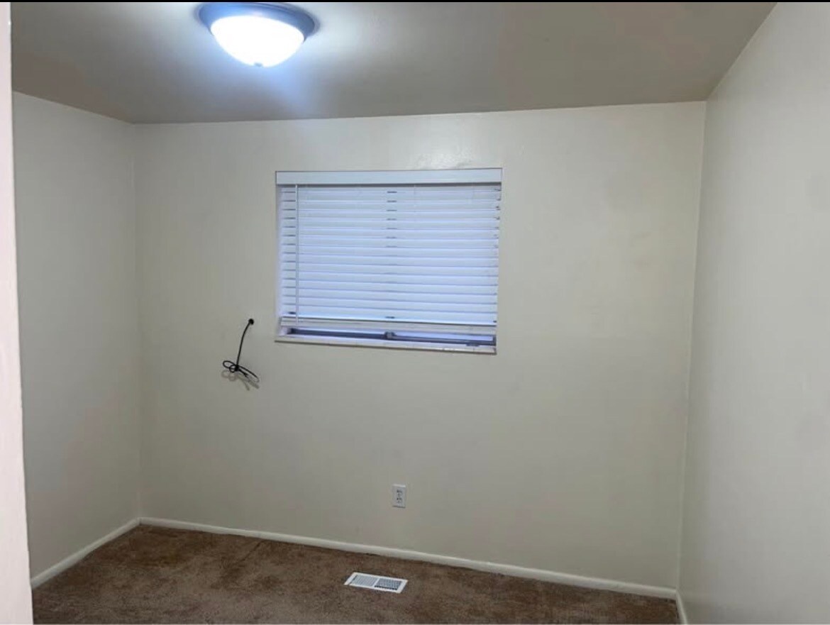 Building Photo - 1637 Avalon Rd