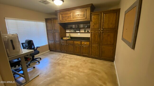 Building Photo - 6823 W Union Hills Dr