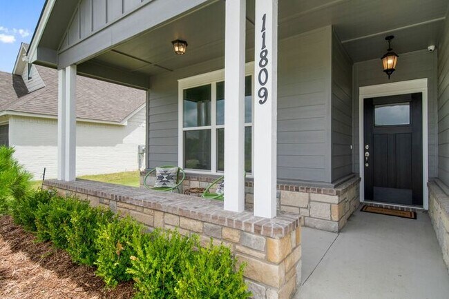 Building Photo - Stunning 3BR + Study in Prime Owasso/Colli...