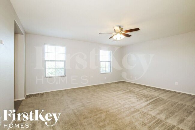 Building Photo - 12135 W Rowel Rd
