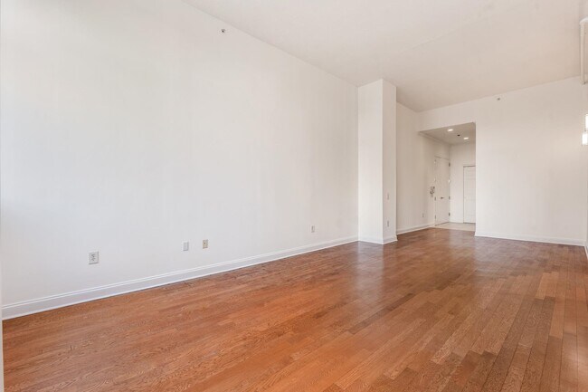 Building Photo - 311 Washington St