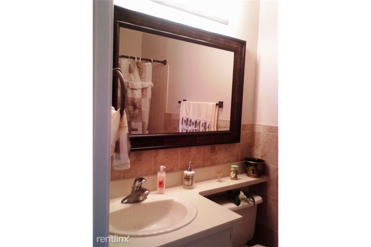 Building Photo - 227 Lindsey Ct