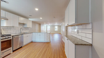 Building Photo - 2164 5th Ave