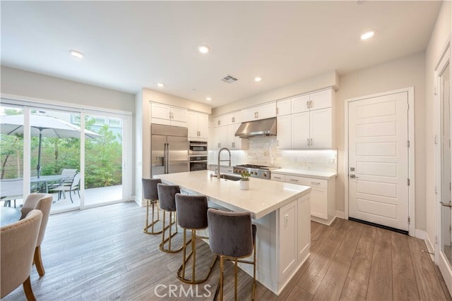 Building Photo - 217 Chorus