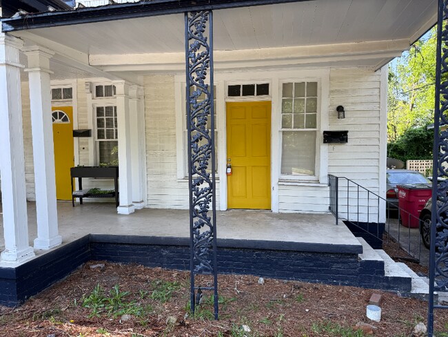Building Photo - 2722 Hillcrest Ave
