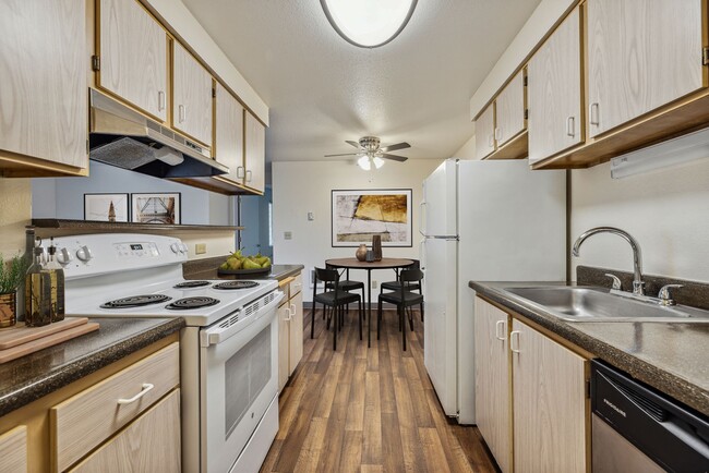 Building Photo - Hogan Woods