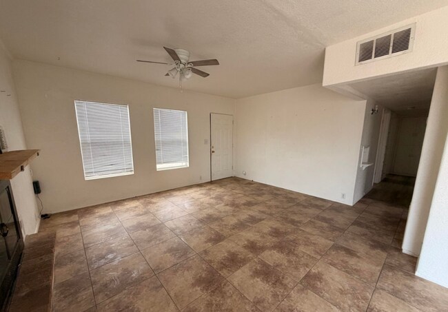 Building Photo - Quaint 3 Bed 1 Bath Home in the Heart of Florence, AZ!