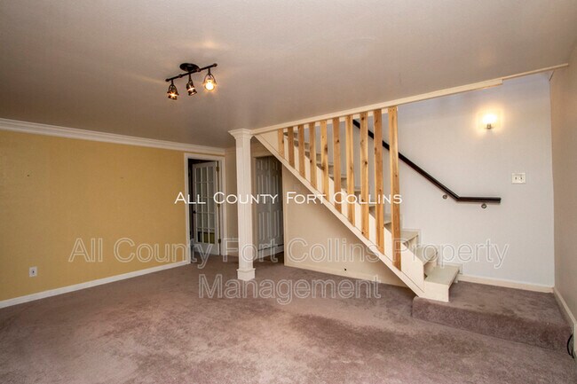 Building Photo - 2730 Hanover Dr