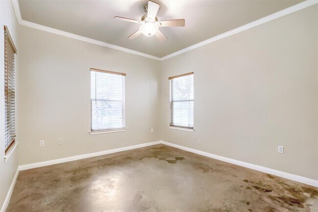 Building Photo - 15314 Oklahoma St