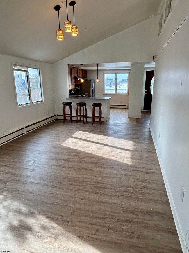 Building Photo - 338 N Harrisburg Ave