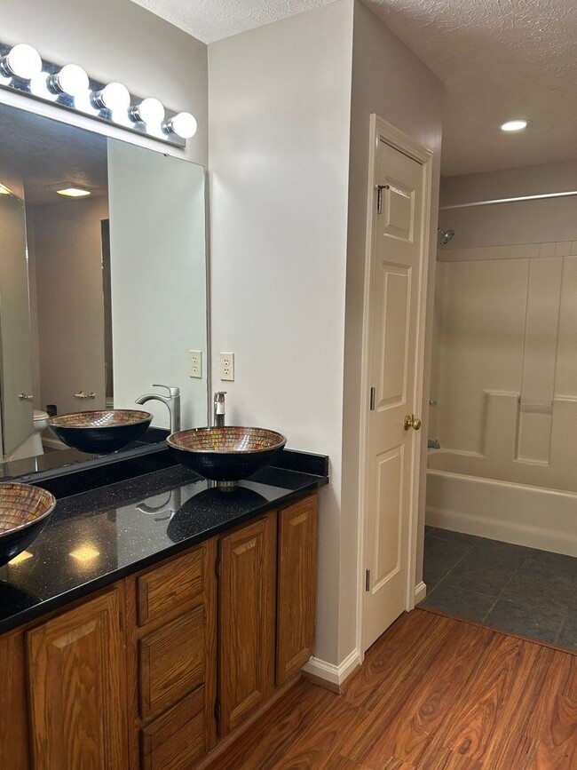 Building Photo - 1623 Lionheart Ln