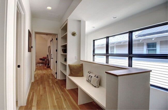 Building Photo - Luxury Living in the heart of Platte Park, 5bds, 4bas - Custom Finishes around every corner