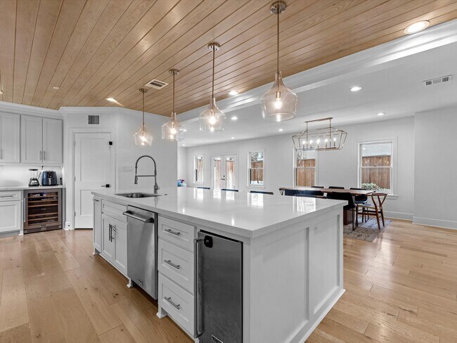 Building Photo - 2147 Colquitt St