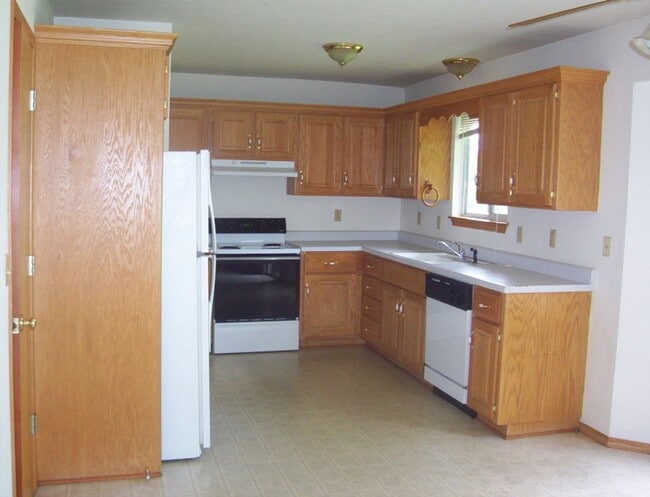 Building Photo - 3305 W Raynell St
