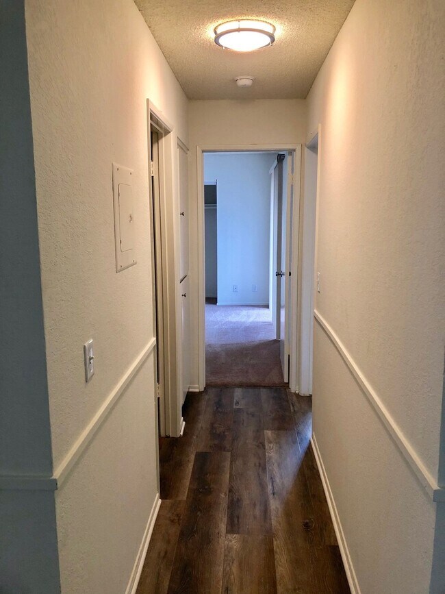 Building Photo - West Ventura Apartment