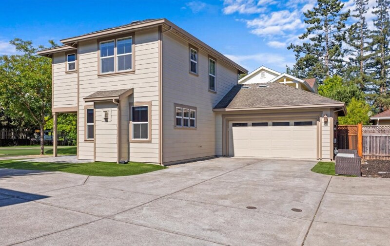 Building Photo - 2455 Prairie Ln