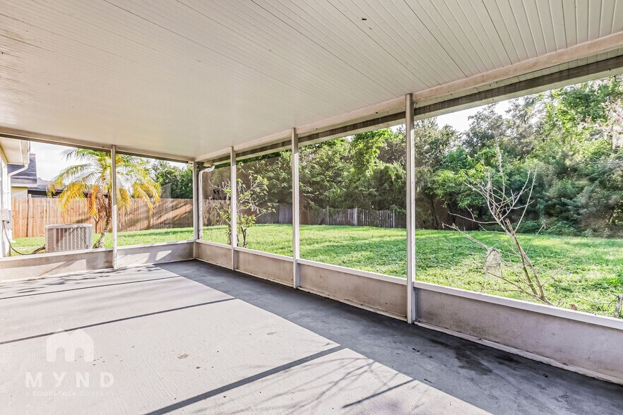 Building Photo - 8150 Tom Sawyer Dr