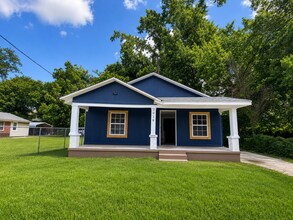 Building Photo - 2028 Amity Ave