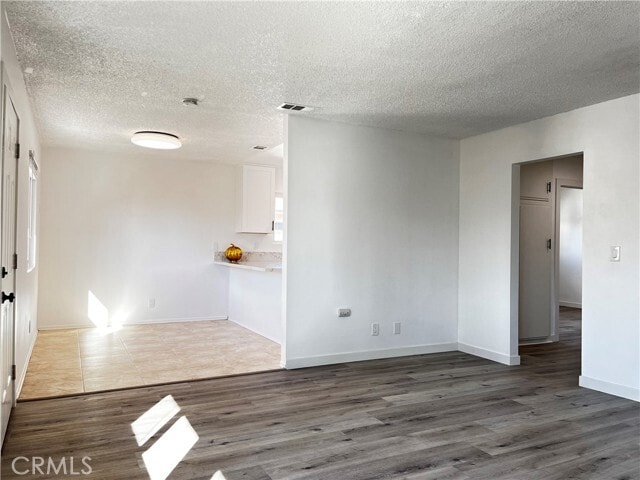Building Photo - 7631 Amazon Dr