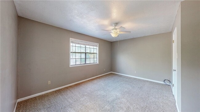 Building Photo - 1304 Merry Oaks Dr