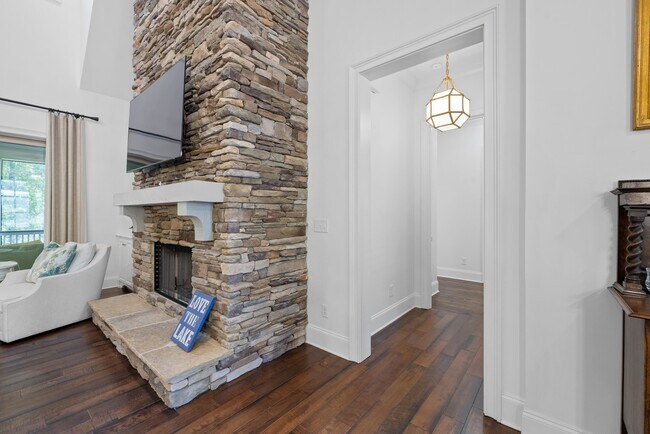 Building Photo - 1020 Bridle Bit Ln