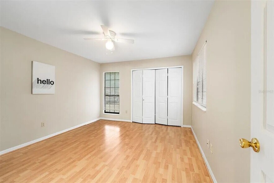 Building Photo - 911 SW 57th Ter