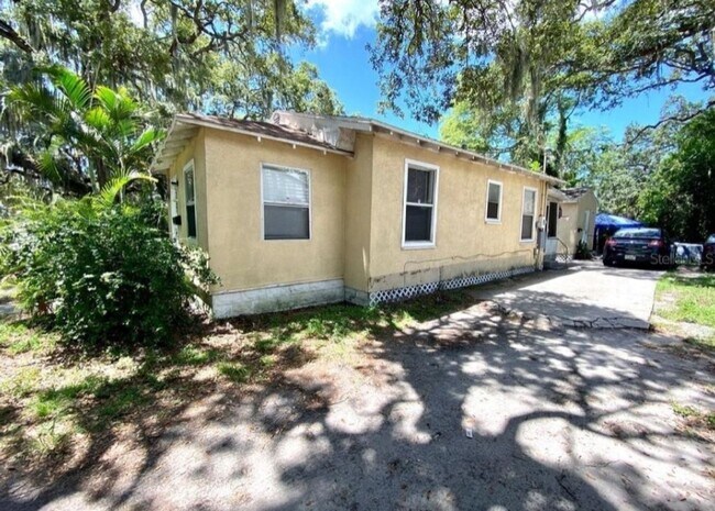 Building Photo - 2237 Auburn S, Unit A; St Petersburg, FL 3...