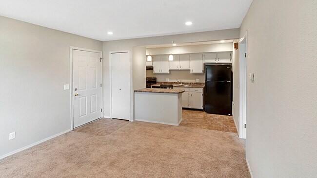 Primary Photo - 1613 Lyndhurst Dr