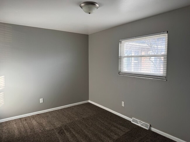 Building Photo - 3656-3658 CLIME RD,