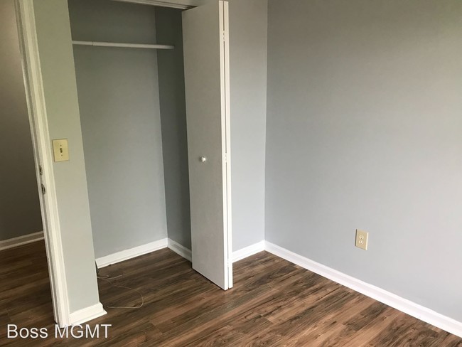 Building Photo - 3 br, 1.5 bath House - 6970 Endsleigh Dr.