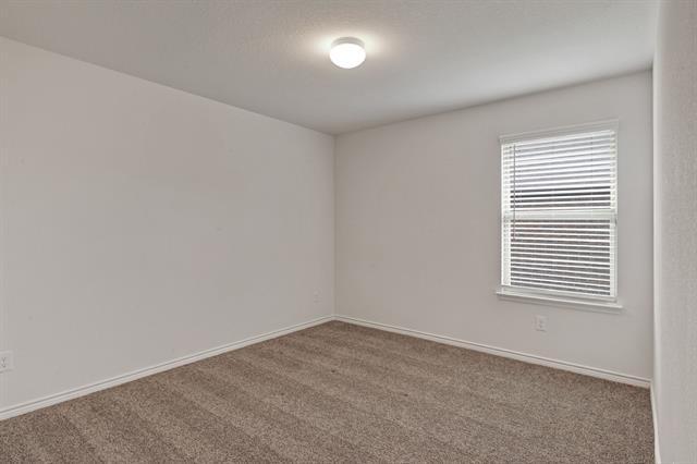 Building Photo - 314 Red Oak Dr