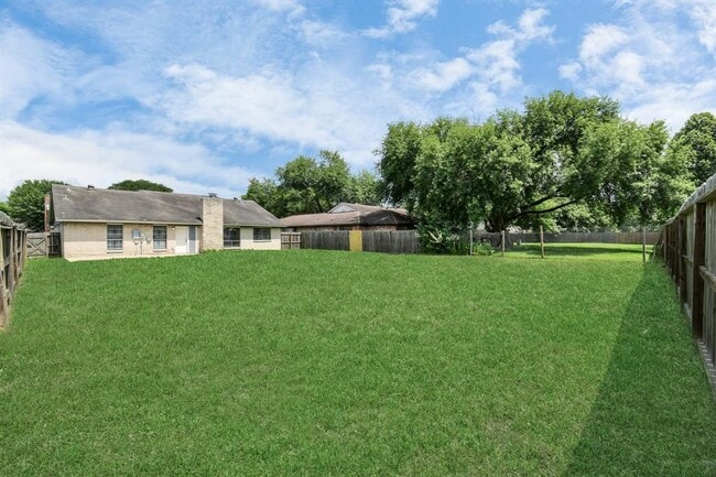 Building Photo - 17035 Quail Bend Dr