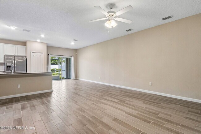 Building Photo - 1111 Beach Dune Dr