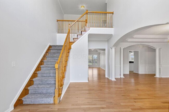 Building Photo - 100 Bermuda Dr