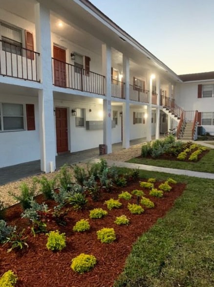 Interior Photo - 10120 NW 36 St Coral Springs, FL 33065