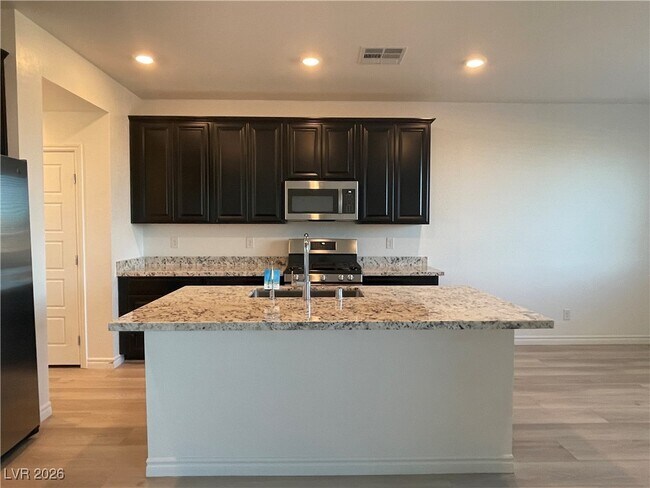 Building Photo - 6734 Chargehand Ave