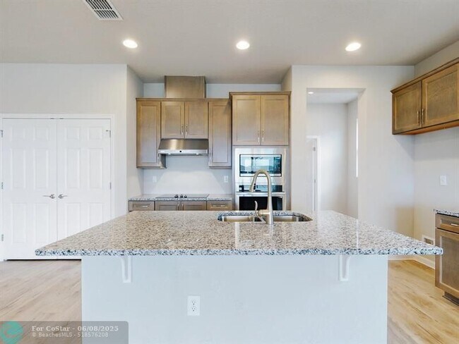 Building Photo - 1724 Middlebury Drive