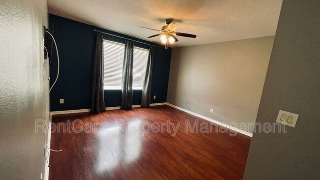 Building Photo - 842 Lancer Cir