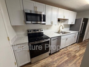 Building Photo - 9397 London Tower Ct