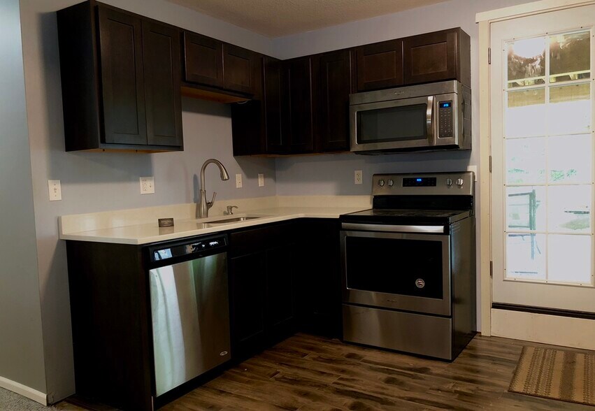 New kitchen - 5123 Monticello Dr.