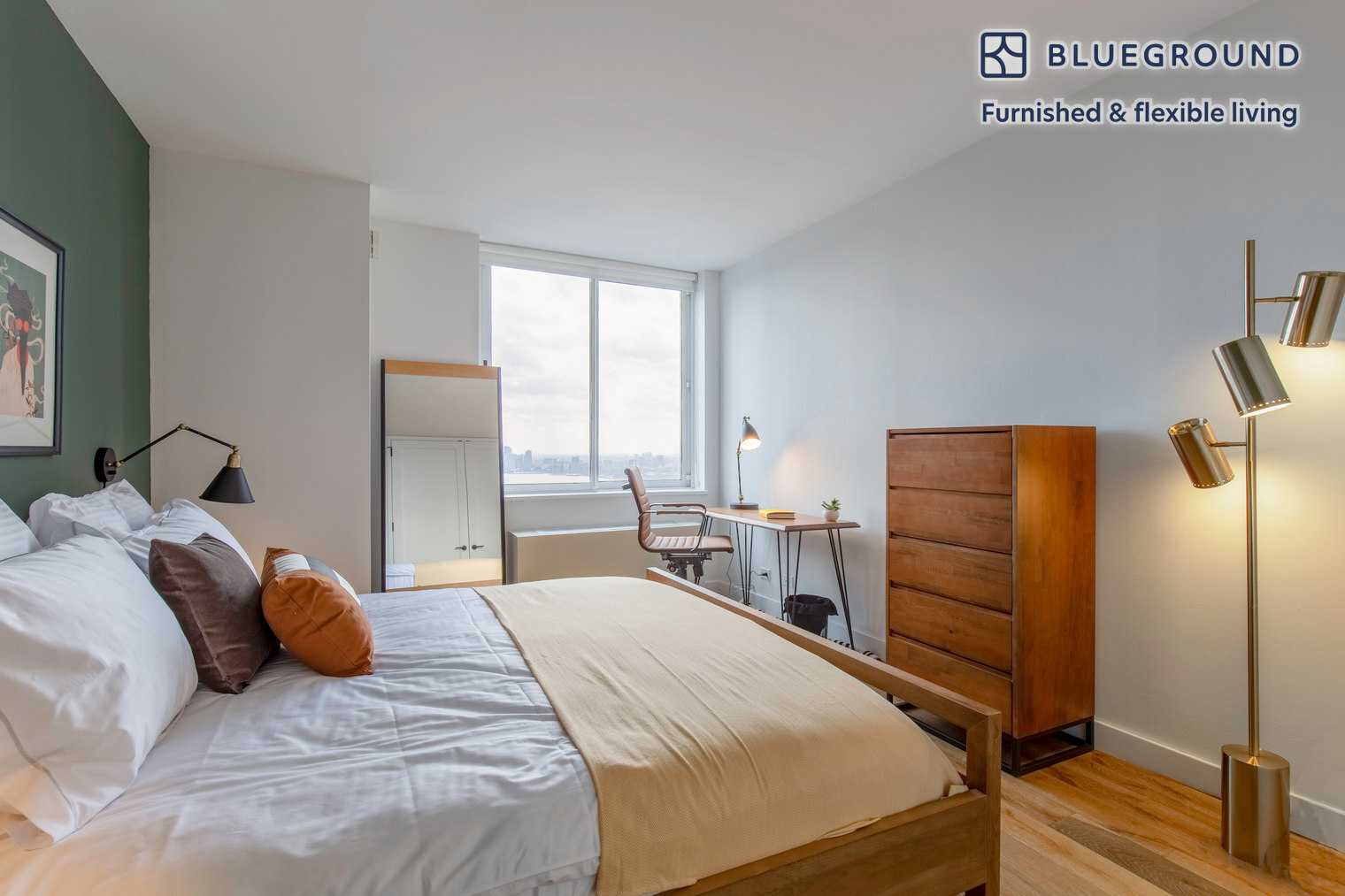 Building Photo - 560 W 43rd St