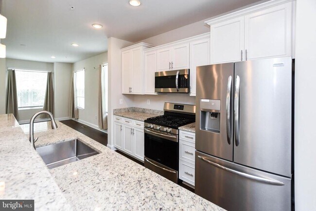 Building Photo - 7102 Druce Way