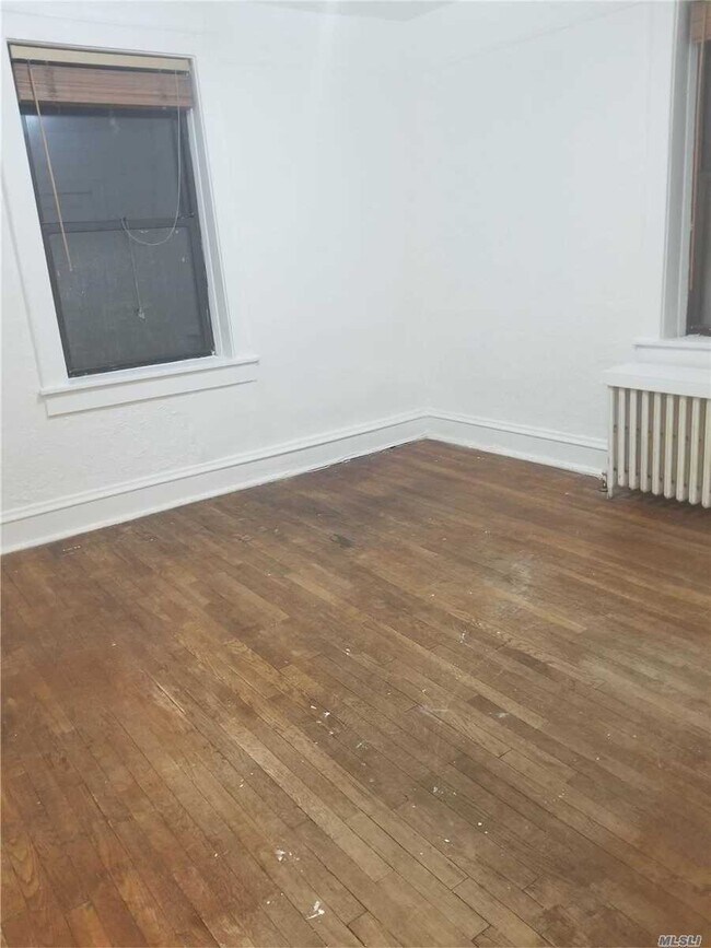 Building Photo - 203 Willis Ave