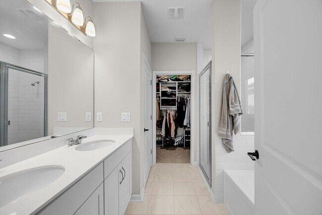 Building Photo - 161 Goldcrest Wy