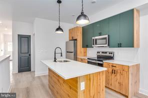 Building Photo - 1223 W Lehigh Ave